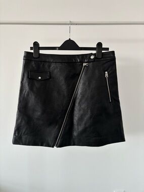 | H&M | Divided | Black Faux Leather Asymmetric Zip Mini Skirt Women’s size 12
